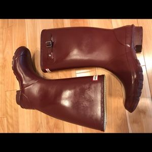 Dark red Hunter tall rain boots